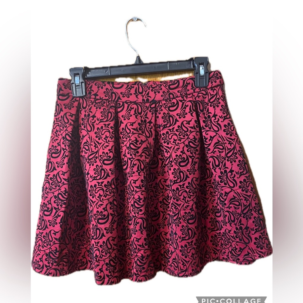 NWOT Forever 21 Pink Pleated Skater Mini Skirt